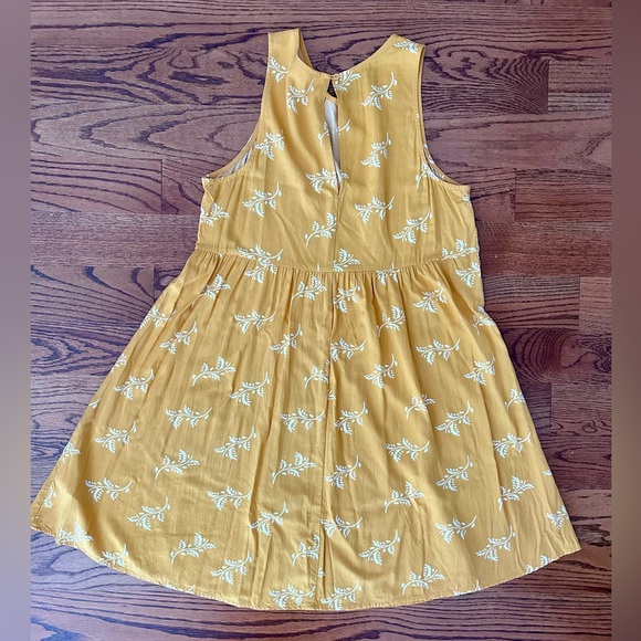 Old Navy Sleeveless Dress - Picture 4 of 8